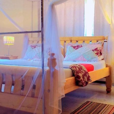 La Feve Beach Bed And Breakfast Entebbe Buitenkant foto