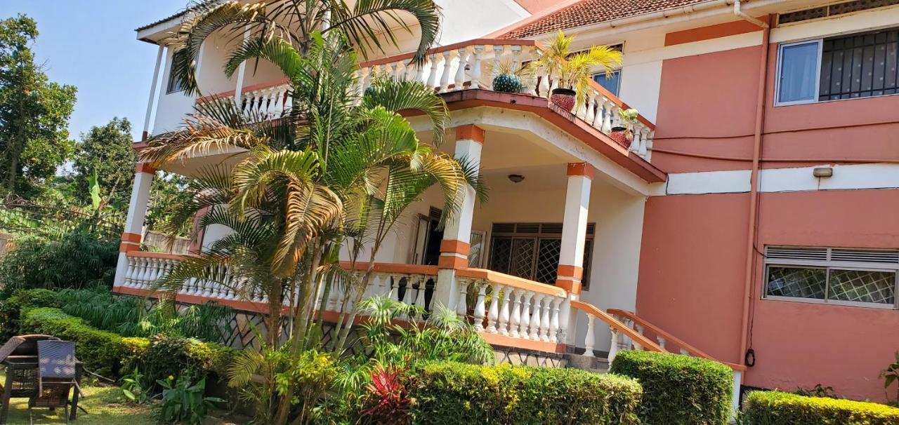 La Feve Beach Bed And Breakfast Entebbe Buitenkant foto