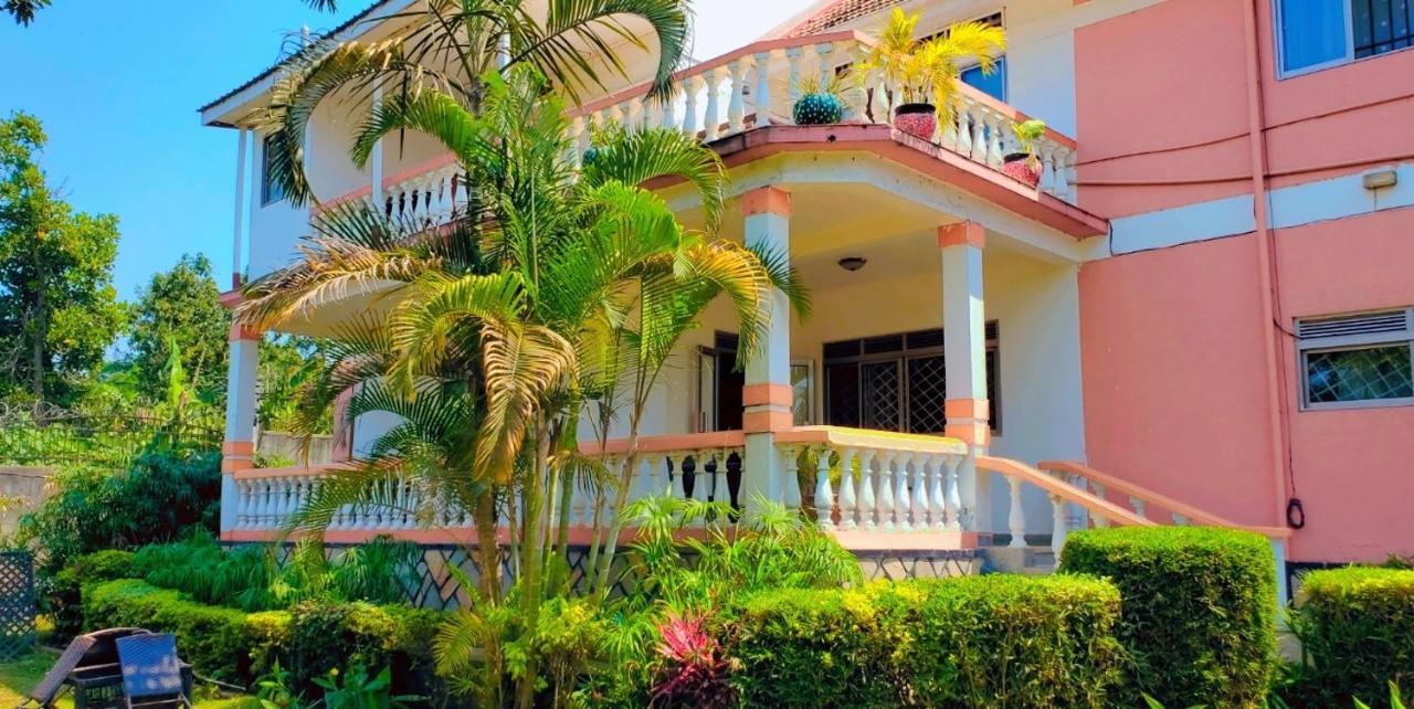 La Feve Beach Bed And Breakfast Entebbe Buitenkant foto