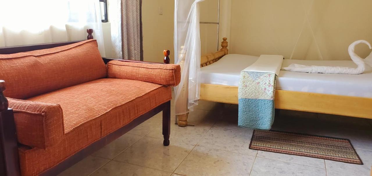 La Feve Beach Bed And Breakfast Entebbe Buitenkant foto