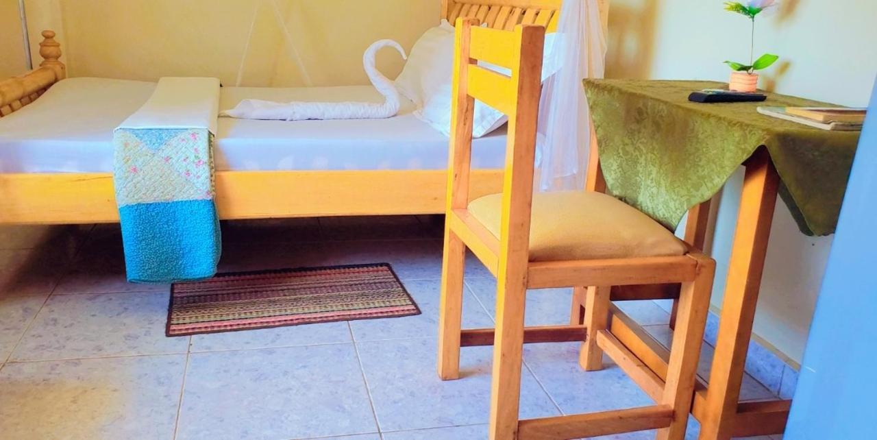 La Feve Beach Bed And Breakfast Entebbe Buitenkant foto