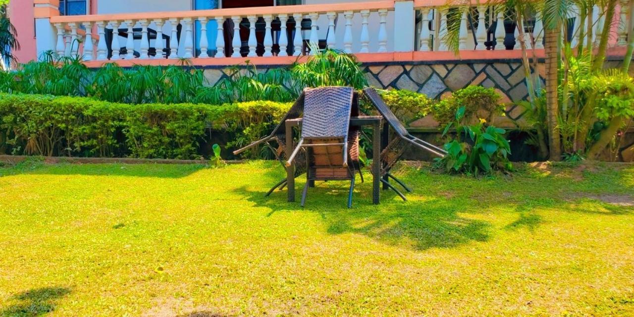 La Feve Beach Bed And Breakfast Entebbe Buitenkant foto