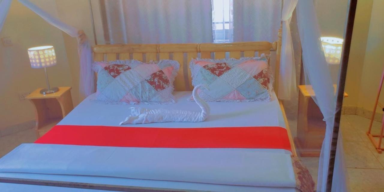 La Feve Beach Bed And Breakfast Entebbe Buitenkant foto
