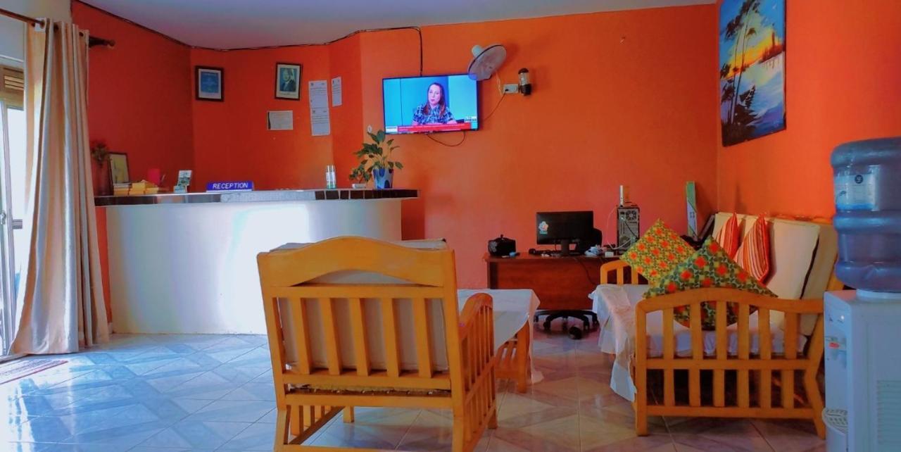 La Feve Beach Bed And Breakfast Entebbe Buitenkant foto